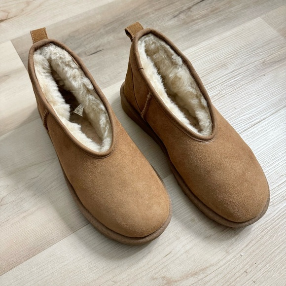 {UGG} Classic Micro Mini Boot - Picture 2 of 8